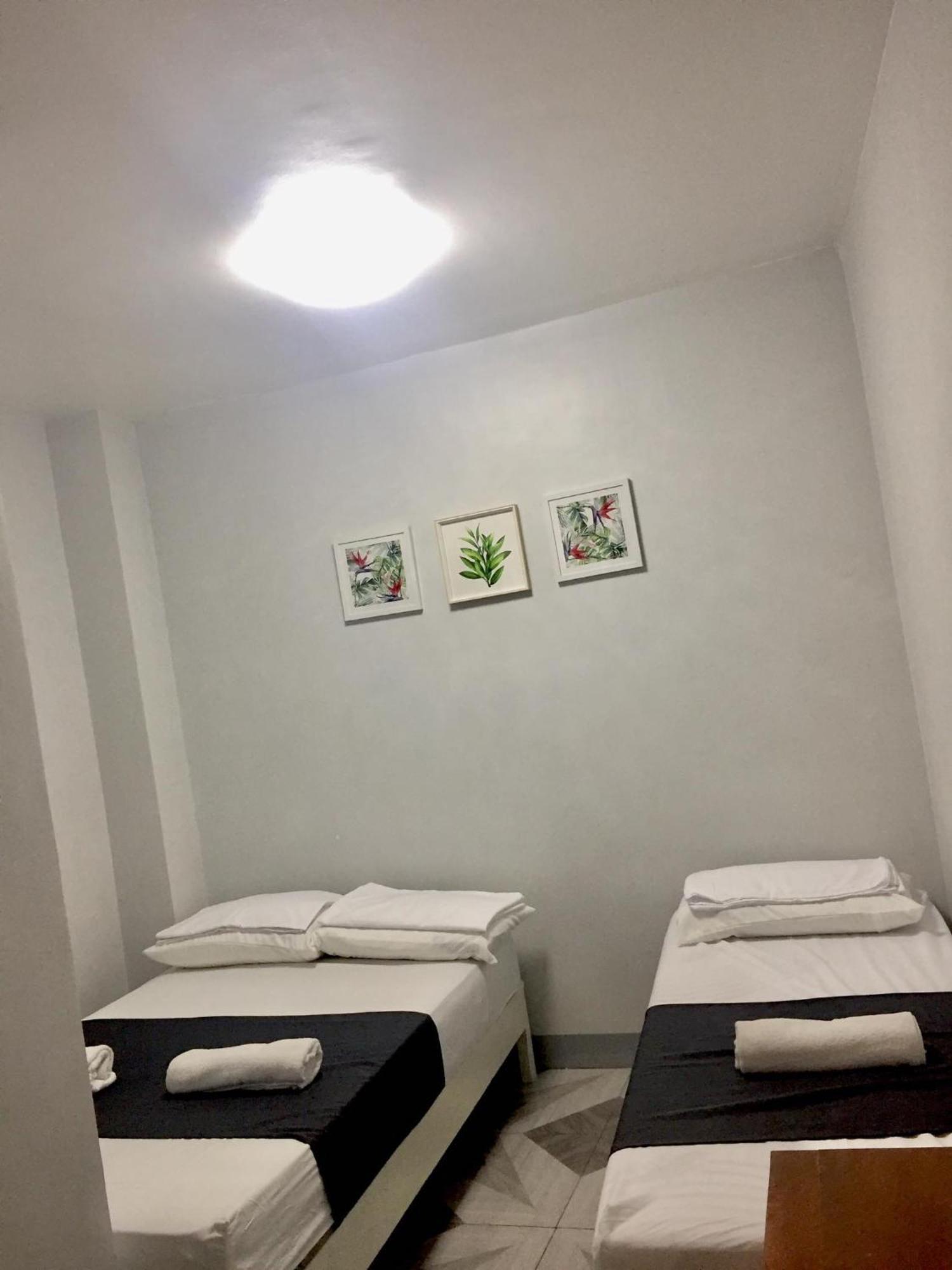 Ziet Hotel Mambajao Ruang foto