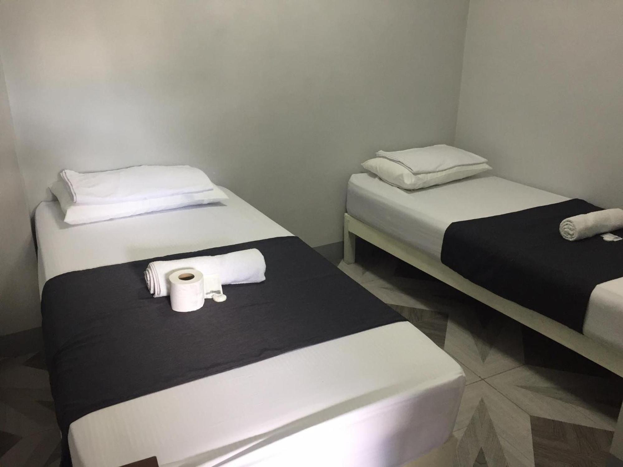 Ziet Hotel Mambajao Ruang foto